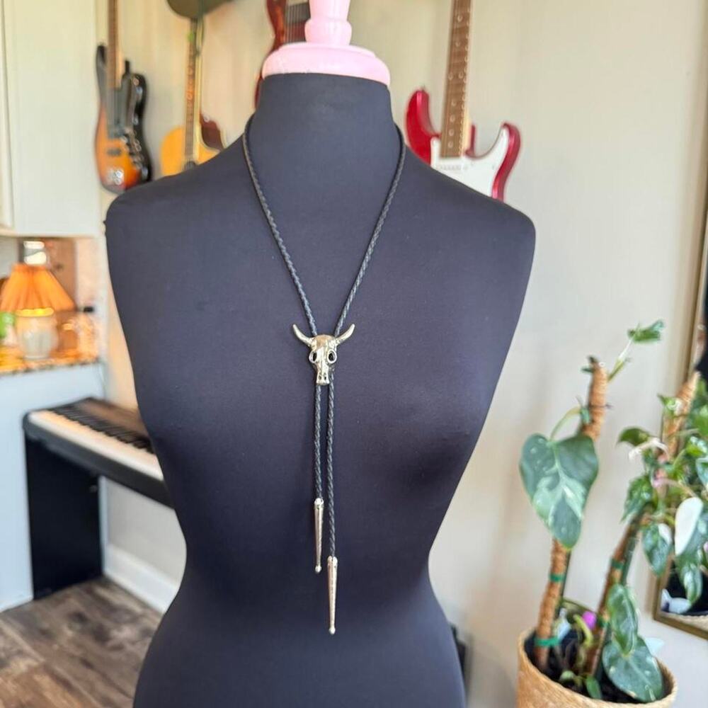 VTG Southwestern Longhorn Steer Skull
Bolo Tie
